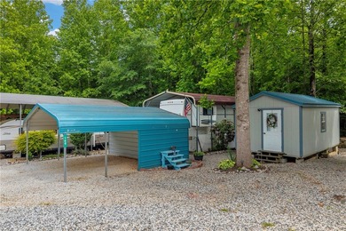 A beautifully maintained 1999 Presidential Glen RV is available - photo 41