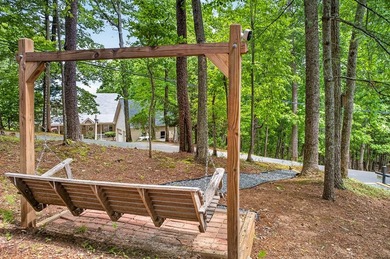 MOUNTAIN LIVING MEETS STORYBOOK CHARM! Creekside serenity - photo 44