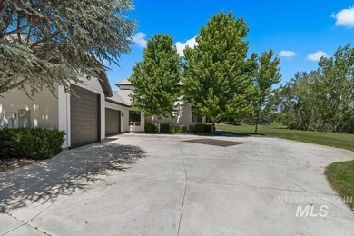 Exceptional custom home and timeless luxury nestled on a - photo 47