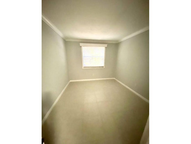 Beautiful 3/2. Tiled floors throughout, central air, first floor - photo 11