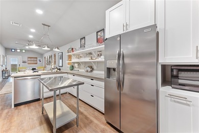 Attention BUYERS: This fully furnished 3-bedroom, 3-bath home - photo 12