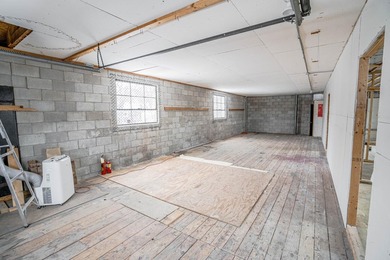 Unlock the potential of this versatile, fully-renovated - photo 13