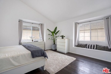 Welcome to this bright and stylish corner-unit 2-bedroom, 2-bath - photo 14