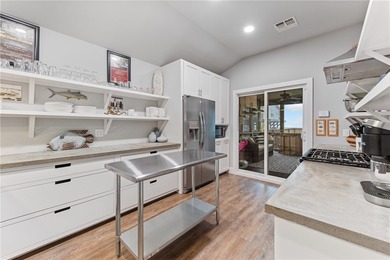 Attention BUYERS: This fully furnished 3-bedroom, 3-bath home - photo 22