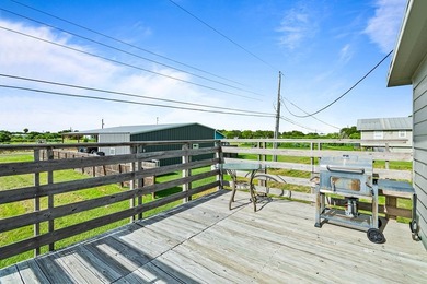 Discover the perfect coastal escape in this charming cottage in - photo 22