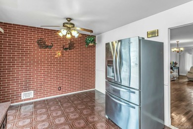 Ready To Entertain! The Cul-de-sac Has A Lovely Two Story Single - photo 11