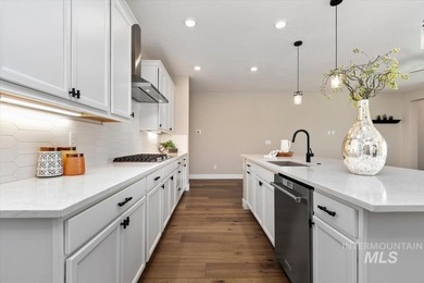Stunning, light and bright single-level home in the gated 55+ - photo 13