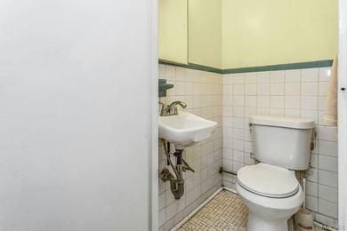 Ready To Entertain! The Cul-de-sac Has A Lovely Two Story Single - photo 13