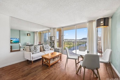 Located in the heart of Waikiki, this 2-bedroom condo at Fairway - photo 4