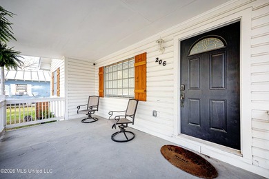 Charming cottage-style home offering a welcoming atmosphere and - photo 18