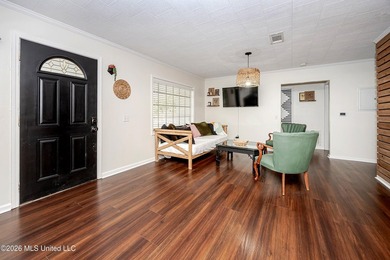 Charming cottage-style home offering a welcoming atmosphere and - photo 19