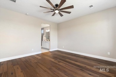 Stunning, light and bright single-level home in the gated 55+ - photo 23