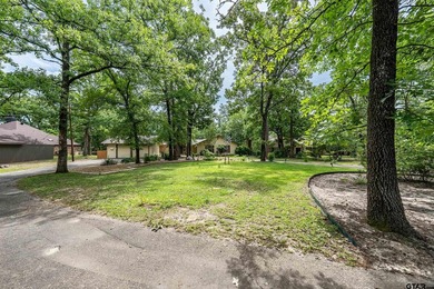 This beautiful home is located on the golf course with some of - photo 5