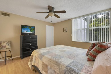 * Investor and Pet Friendly top-floor condo with tranquil views - photo 5