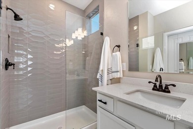 Stunning, light and bright single-level home in the gated 55+ - photo 28
