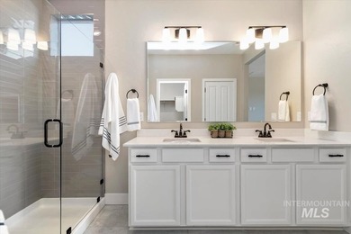 Stunning, light and bright single-level home in the gated 55+ - photo 30