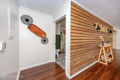 Charming cottage-style home offering a welcoming atmosphere and - photo 30