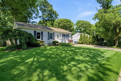 GET ENTHUSIASTIC! THIS FIND IN MASTIC IS FANTASTIC! WELCOME TO - photo 2