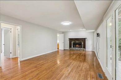 Welcome to this spacious 4-bedroom, 3-bathroom home in - photo 3