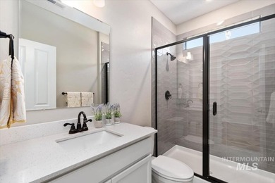 Stunning, light and bright single-level home in the gated 55+ - photo 33