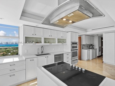 Penthouse-style living in the heart of Miami Beach, overlooking - photo 33