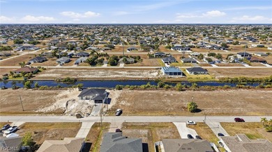 Invest in waterfront land in Cape Coral with peaceful views - photo 4