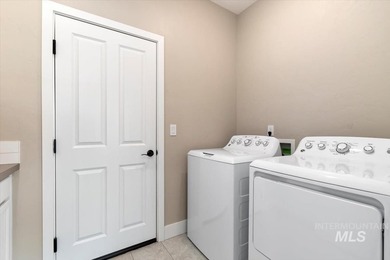 Stunning, light and bright single-level home in the gated 55+ - photo 35