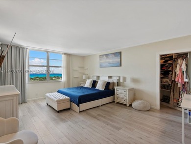 Penthouse-style living in the heart of Miami Beach, overlooking - photo 35