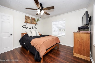 Charming cottage-style home offering a welcoming atmosphere and - photo 36