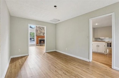 Welcome to this spacious 4-bedroom, 3-bathroom home in - photo 7