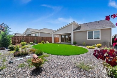 Stunning, light and bright single-level home in the gated 55+ - photo 40