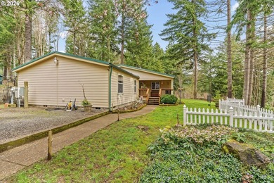 McKenzie River  Home For Sale in Vida Oregon