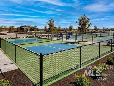 Stunning, light and bright single-level home in the gated 55+ - photo 47