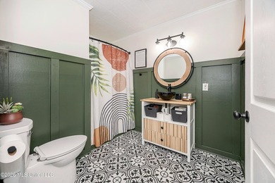 Charming cottage-style home offering a welcoming atmosphere and - photo 49