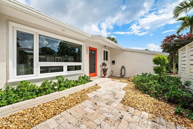 This tranquil waterfront oasis is for the those that desire a - photo 9