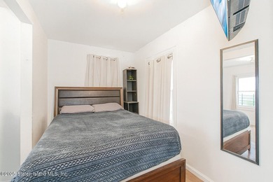 Elm Park Detached 2 Family 5 Bedrooms 2 Full Baths Renovated - photo 10