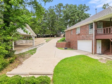 Custom-built, one owner home in beautiful Hideaway Lake, Texas - photo 3