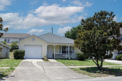 Located in the heart of Destin, within a few miles from the - photo 1