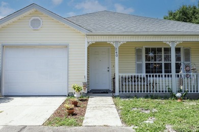 Located in the heart of Destin, within a few miles from the - photo 3