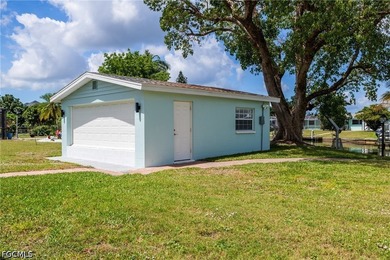 A Truly Unique Cape Coral Property! Welcome to *Tradewinds*, a - photo 31