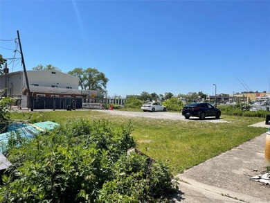Rare waterfront opportunity in Gerritsen Beach! This unique - photo 6
