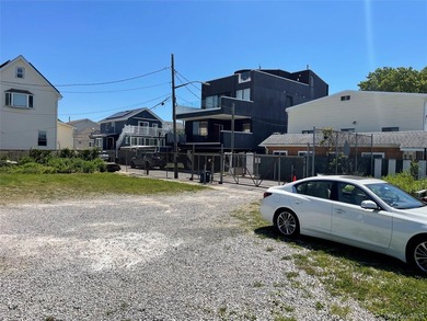 Rare waterfront opportunity in Gerritsen Beach! This unique - photo 10