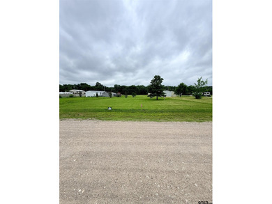 Two spacious lots in the gated Holiday Villages community in - photo 3