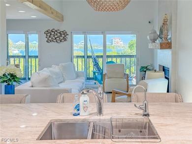 The perfect boater's retreat! This charming three-bedroom - photo 12