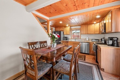 Well-maintained 3-bedroom, 2-bath home on a sprawling 7,500 sq - photo 14