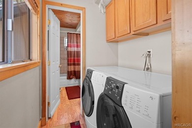 Well-maintained 3-bedroom, 2-bath home on a sprawling 7,500 sq - photo 15