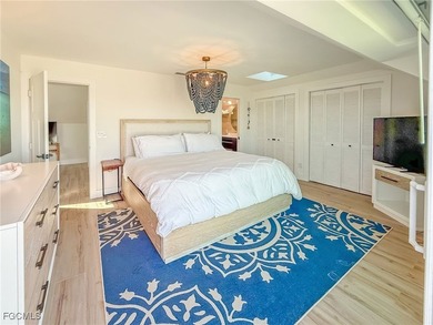 The perfect boater's retreat! This charming three-bedroom - photo 30