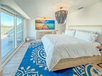 The perfect boater's retreat! This charming three-bedroom - photo 33