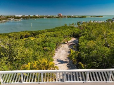 The perfect boater's retreat! This charming three-bedroom - photo 42
