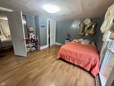 Welcome home to this inviting 3-bedroom, 1-bathroom property - photo 5